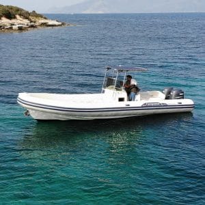 tempest-900 location bateau en Corse